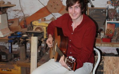Euan Malloch plays a Bailey Guitar on The Hour Show Tonight 8pm