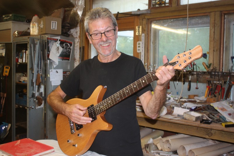 Build Your Own First Guitar – Keith Tiltman BYO-380 – First timer